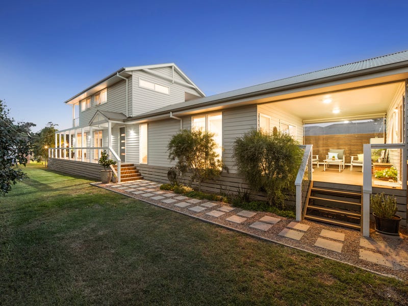 22 Beach Grove, Seaford, Vic 3198 Property Details