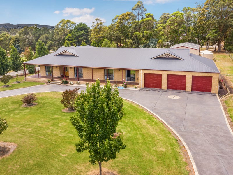 4 Gwen Meredith Drive, Bunyip, Vic 3815 Property Details