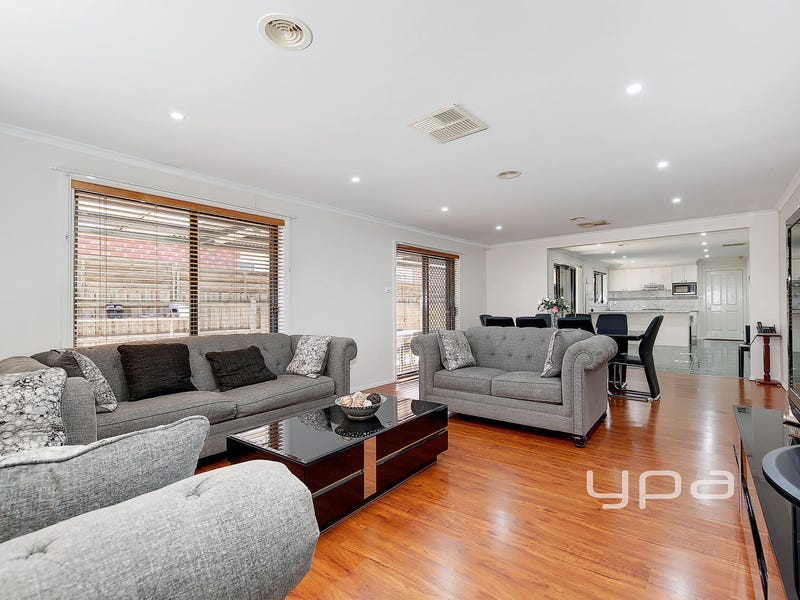 21 Lockwood Drive, Roxburgh Park, VIC 3064