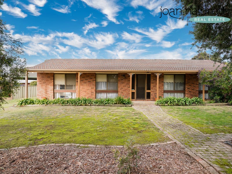 9 Mcewen Cres, West Wodonga, VIC 3690