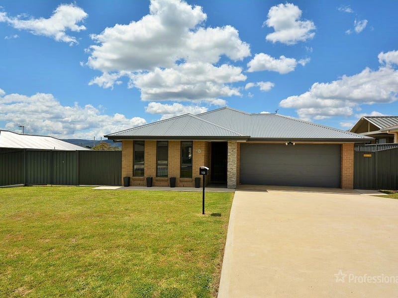 10 Henning Cres, Wallerawang, NSW 2845