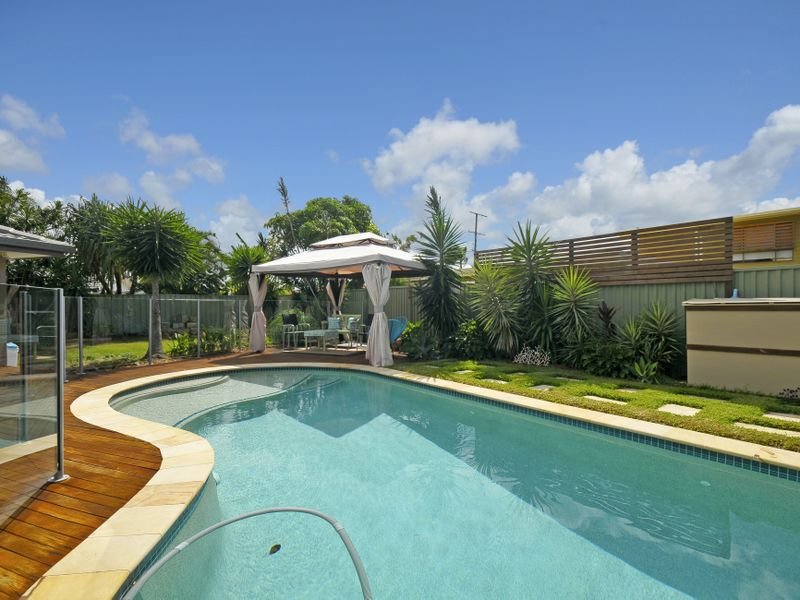 19 Barklya Place, Palm Beach, QLD 4221