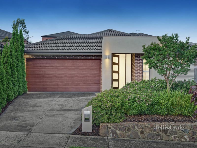 8 Mcpherson Drive, Croydon, Vic 3136 Property Details