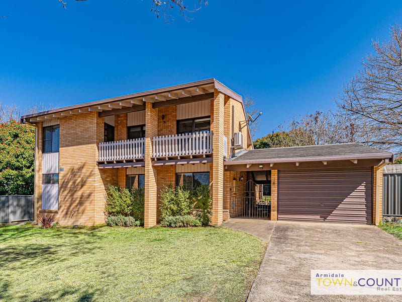 10 Freeman Crescent, Armidale, NSW 2350 Property Details