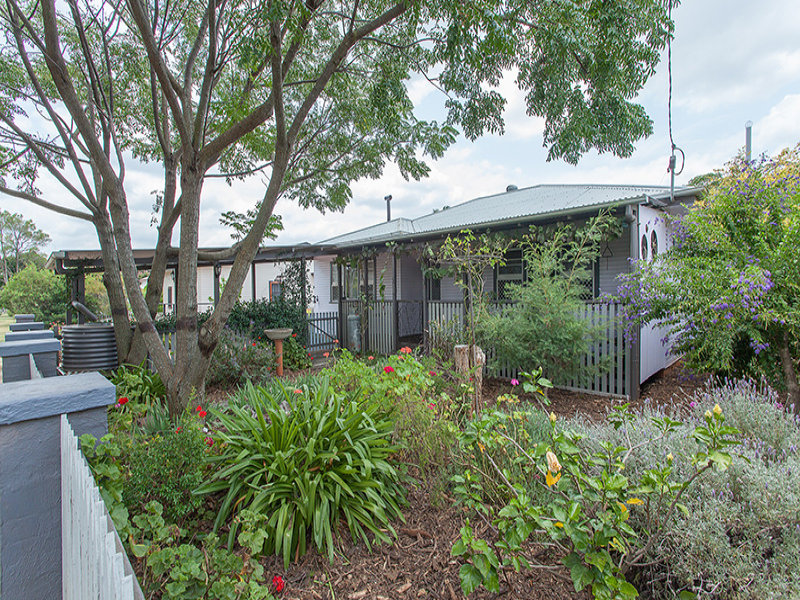 26 Bothwell Street, Newtown, QLD 4350