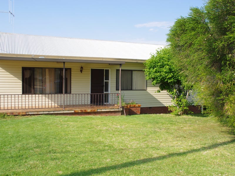 25 Dowell Street, Cowra, NSW 2794
