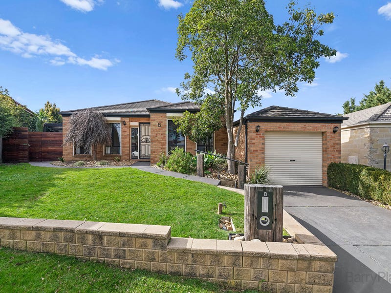 8 Nicola Court, Pakenham, VIC 3810