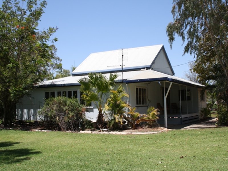 62 SHAMROCK STREET, Blackall, Qld 4472 Property Details