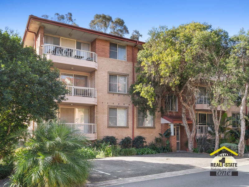 9/4 Mead Drive, Chipping Norton, NSW 2170