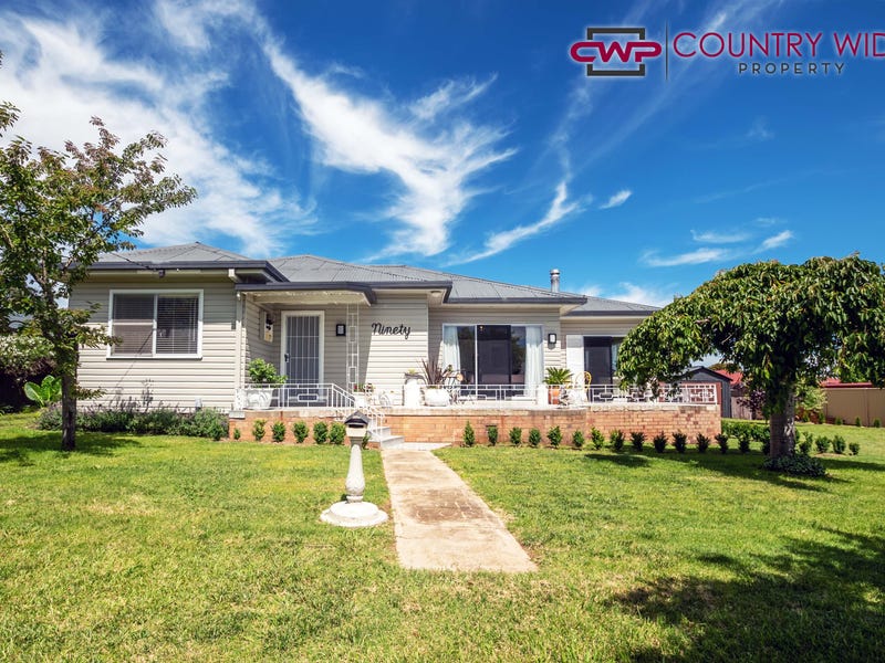 90 Hunter Street, Glen Innes, NSW 2370