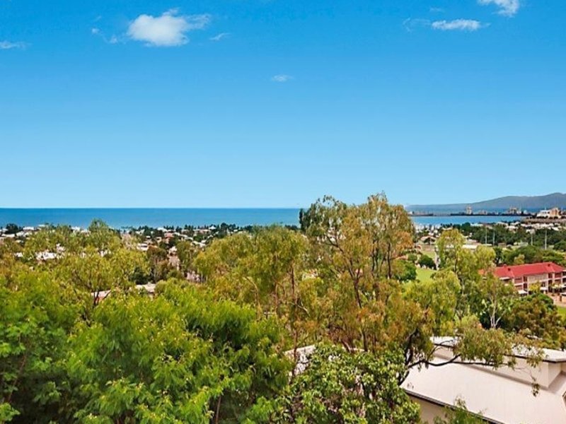 10 Toorak Place, Castle Hill, QLD 4810