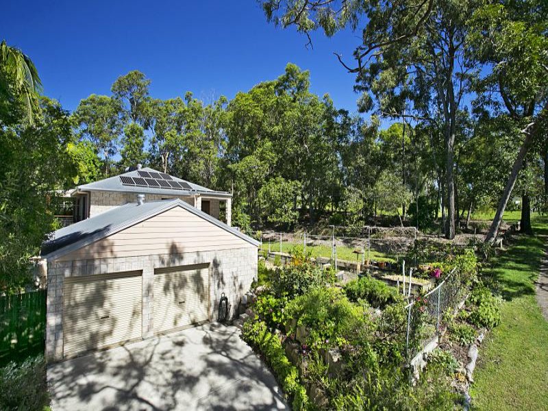 220 Englefield Road, Oxley, Qld 4075 Property Details