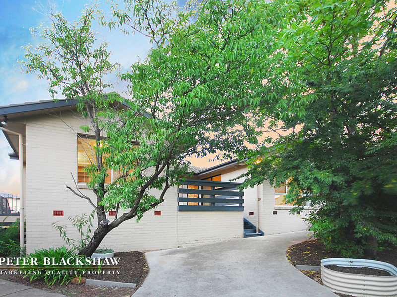 108 Eggleston Cres, Chifley, ACT 2606