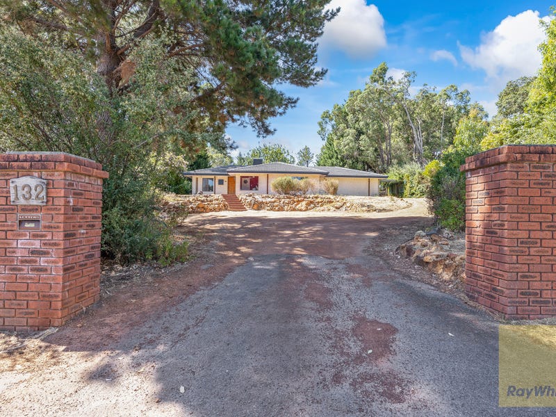 132 Lesmurdie Road, Lesmurdie, WA 6076 Property Details