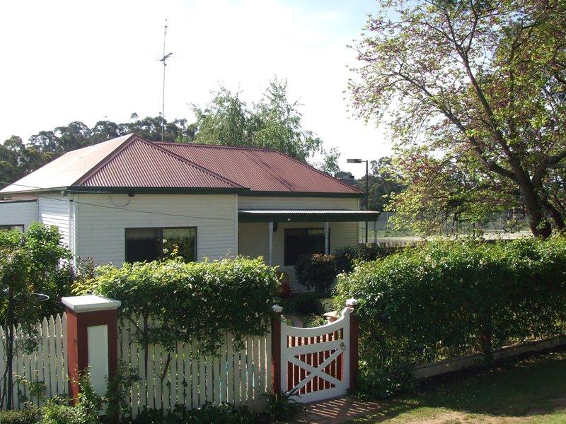 17 Street, Drouin, VIC 3818