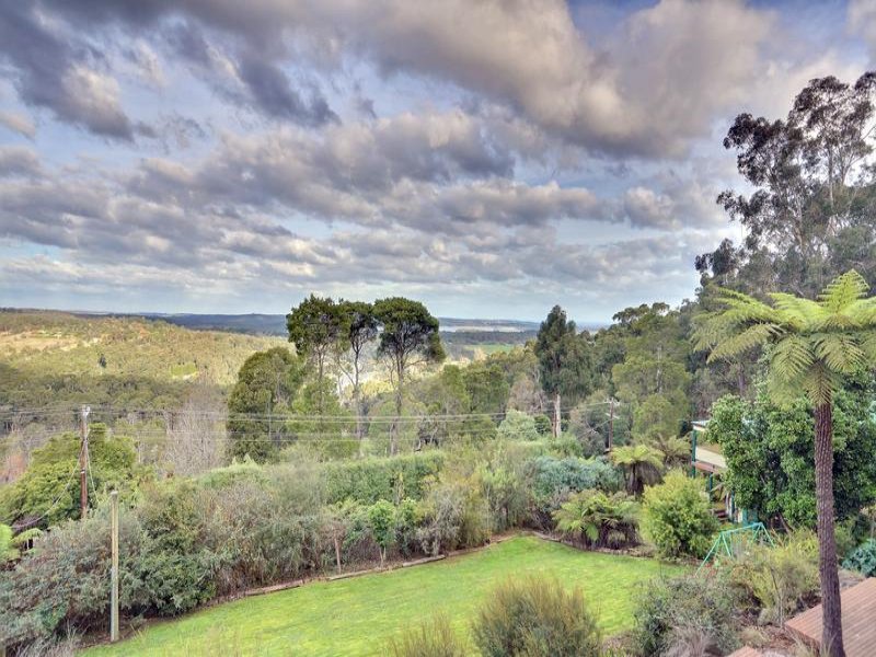 11 Ash Grove, Menzies Creek, VIC 3159