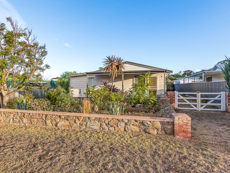 10 Hindmarsh Street, Clayton Bay, SA 5256