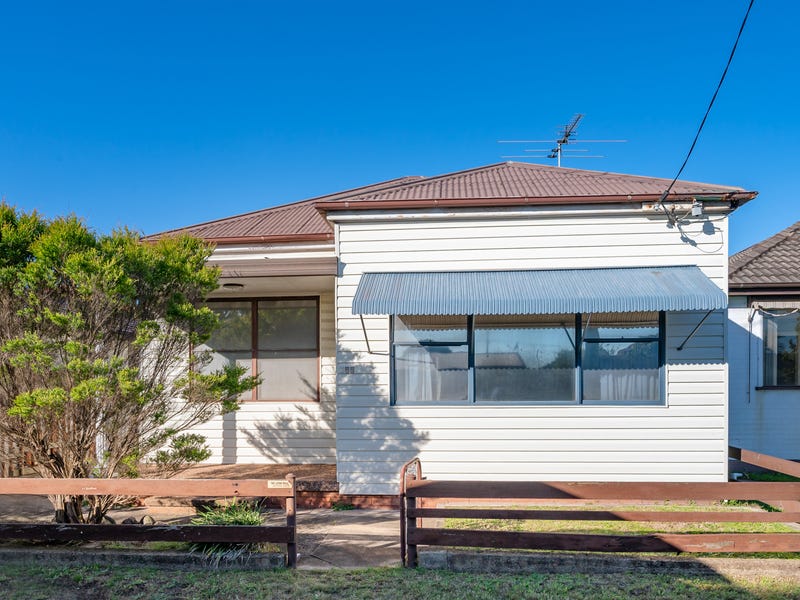 132 Roxburgh Street, Stockton, NSW 2295 Property Details