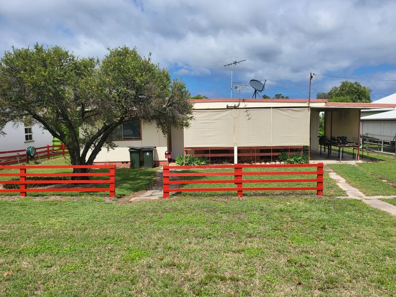 17 Gilchrist St, Moura, Qld 4718 Property Details
