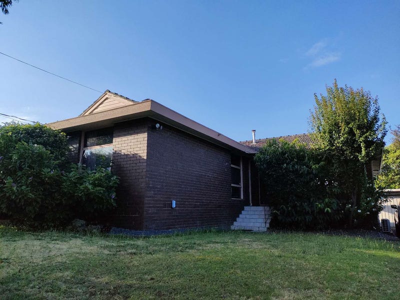 27 Snowden Drive, Glen Waverley, VIC 3150