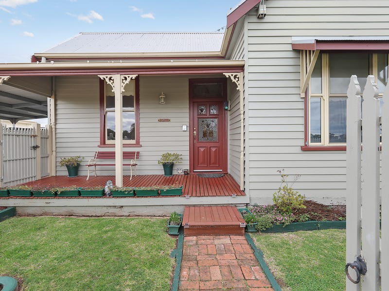 67 Parrott Street, Cobden, Vic 3266 House for Sale