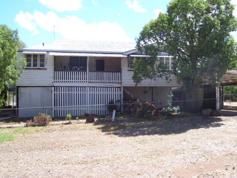 27 BURKE ST, Wallumbilla, Qld 4428 Property Details