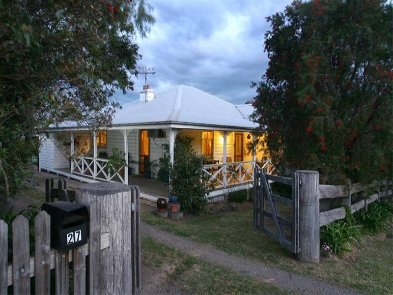 27 Moore Street, Dungog, NSW 2420