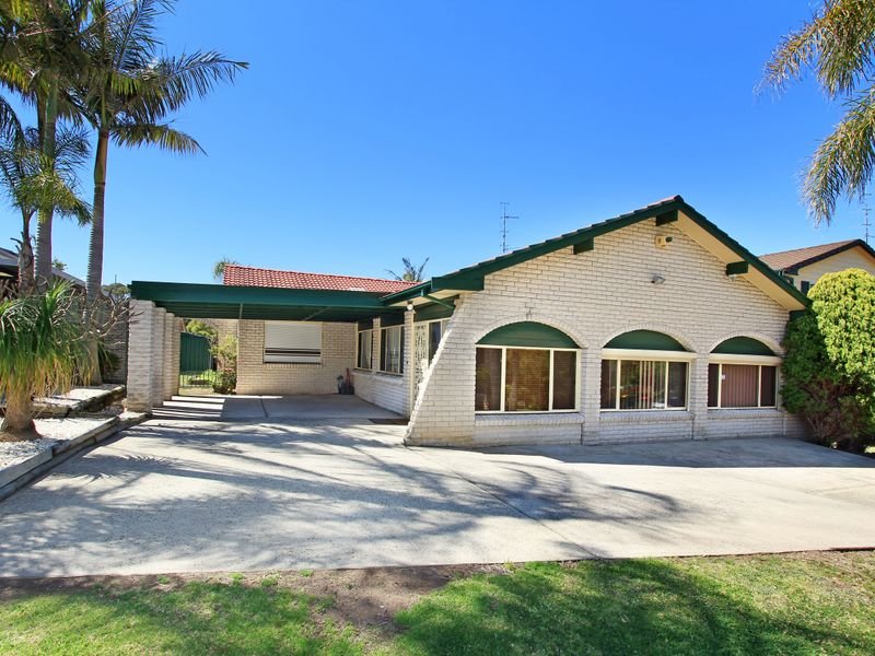 17 Poplar Avenue, Unanderra, NSW 2526