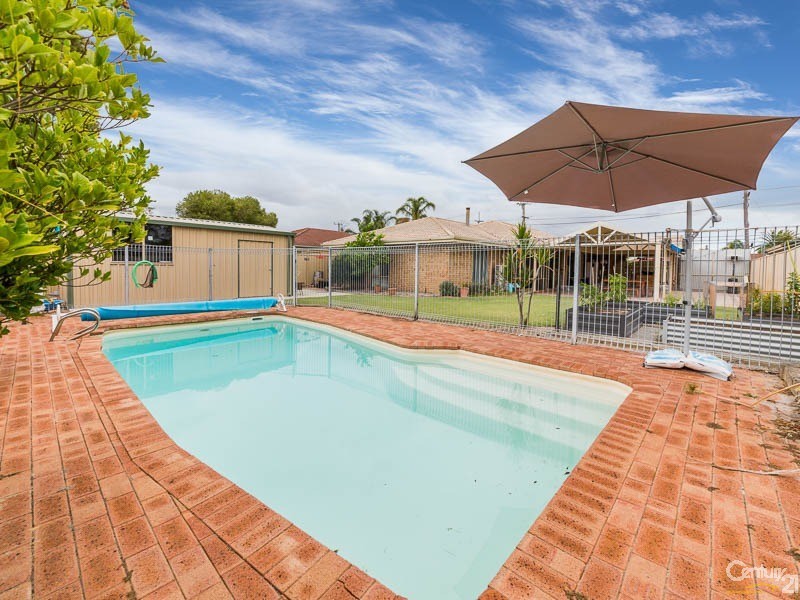 10 Murdoch Road, Thornlie, WA 6108 Property Details