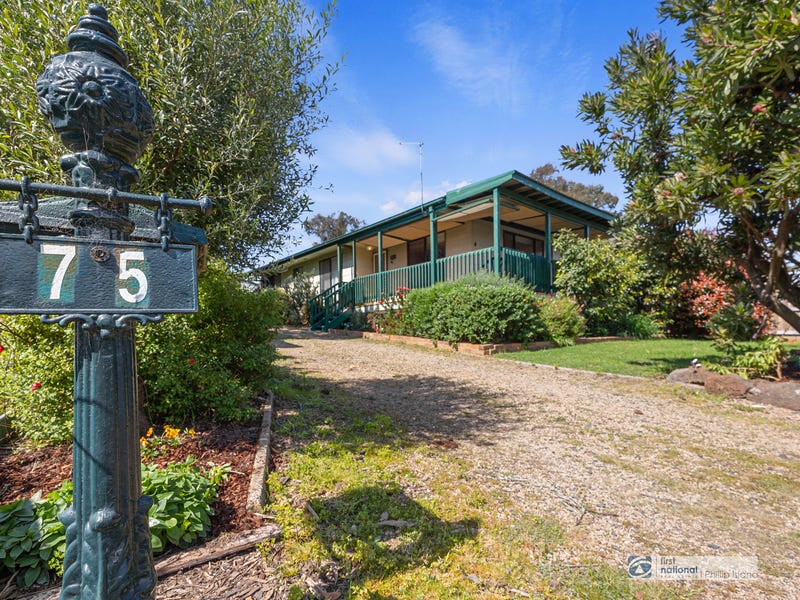 75 Scenic Drive, Cowes, Vic 3922 House for Sale