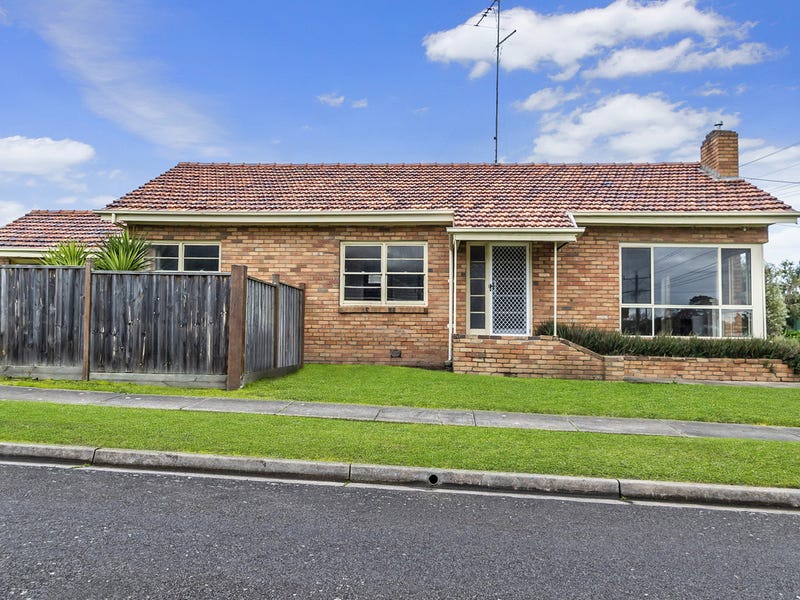 10 Street, Hamilton, Vic 3300 Property Details