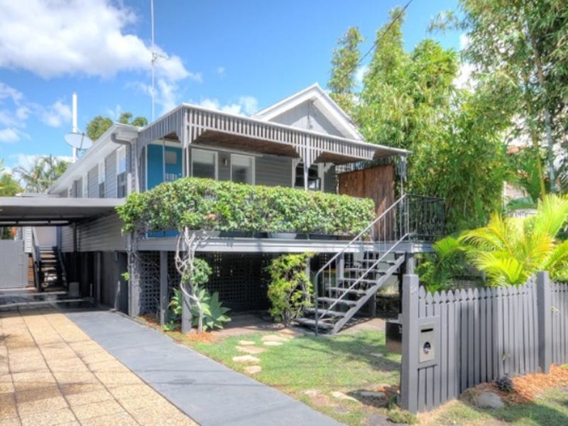 24 Central Street, Labrador, QLD 4215