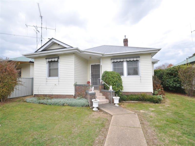 10 Wade Street, Crookwell, NSW 2583 Property Details