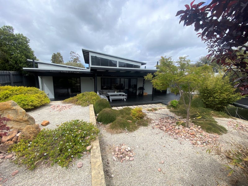 16 Village Green, Margaret River, WA 6285