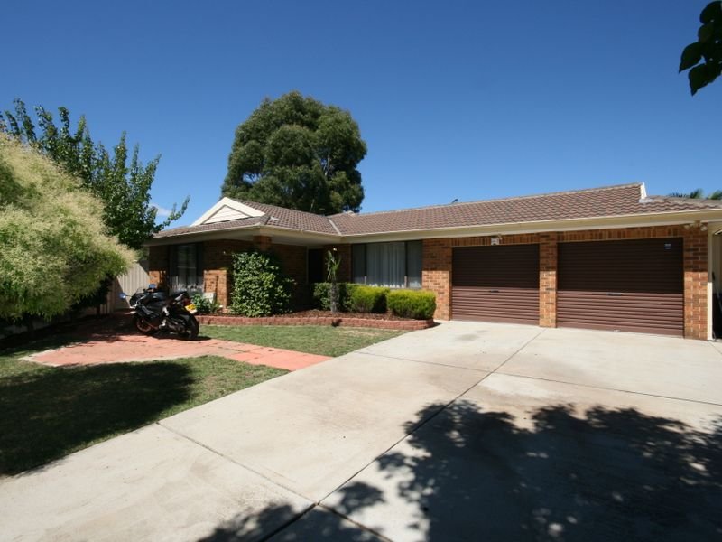 17 Patrick Brick Court, Queanbeyan East, NSW 2620