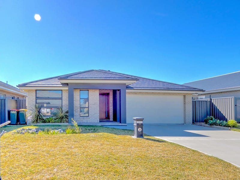 15 Foxtail Street, Fern Bay, NSW 2295