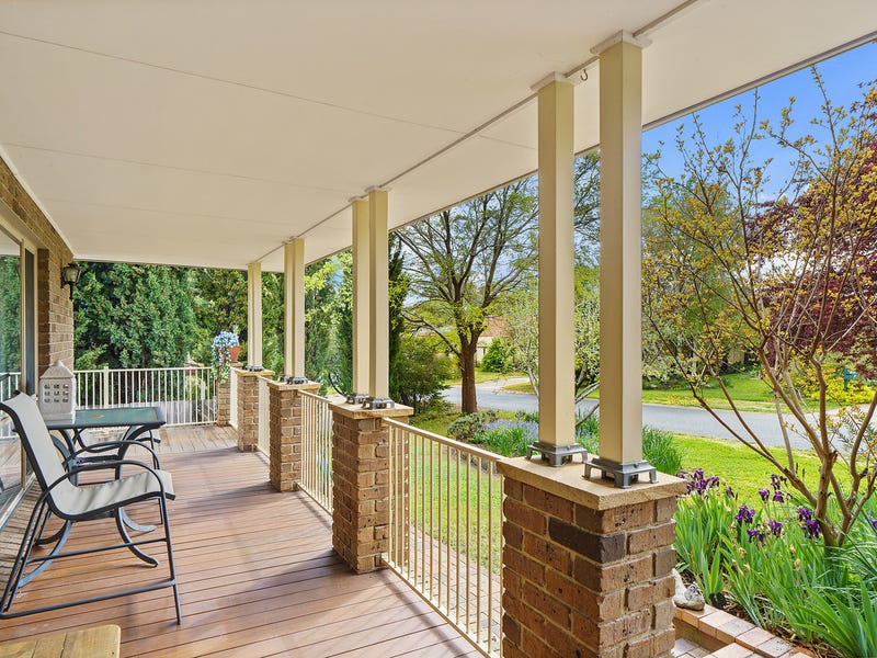 4 Sid Barnes Crescent Gordon Act 2906 Property Details 4 Sid Barnes Crescent Gordon Act 2906 Property Details