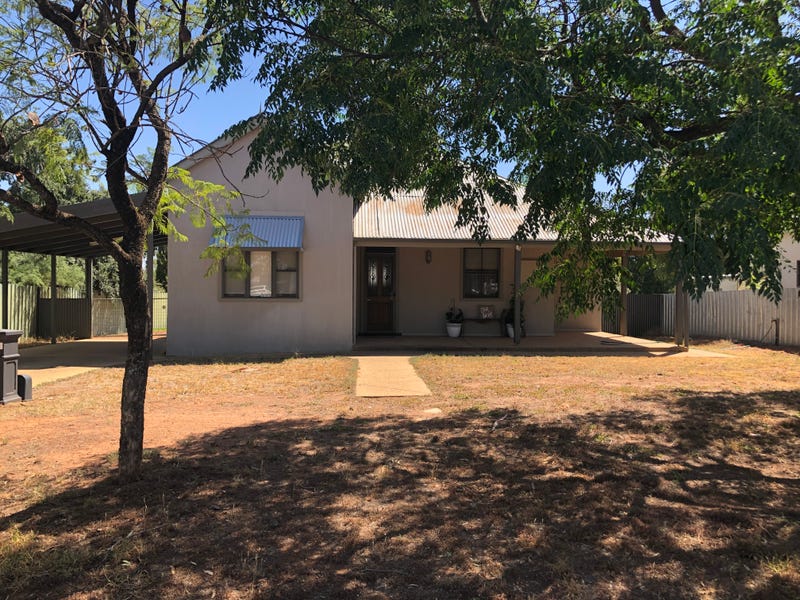 10 Loughnan Street, Coolamon, NSW 2701