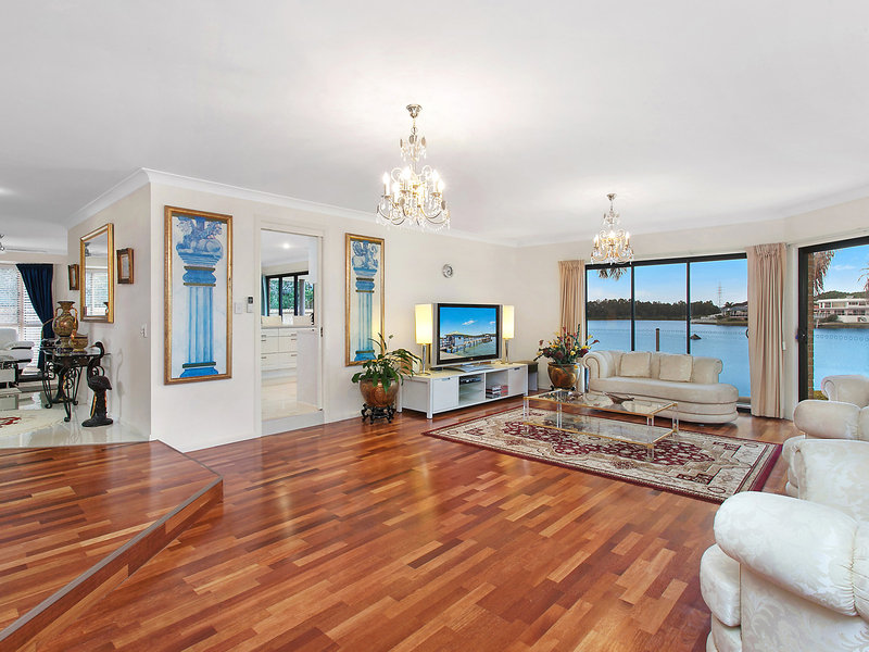 31 Cayman Drive, Clear Island Waters, QLD 4226