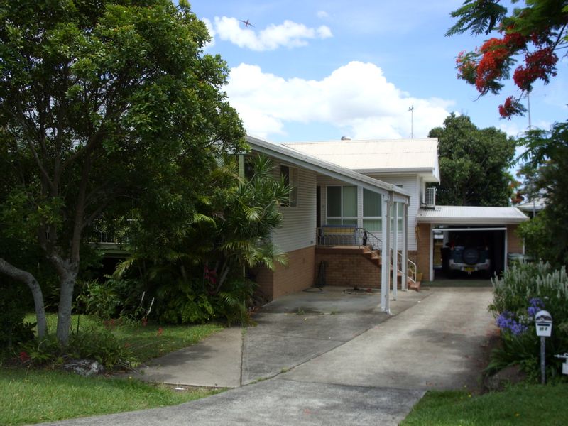 19 Oyster Point Road, Banora Point, NSW 2486