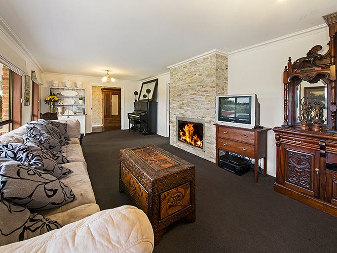 195 Roberts Road, Mornington, Vic 3931 Property Details