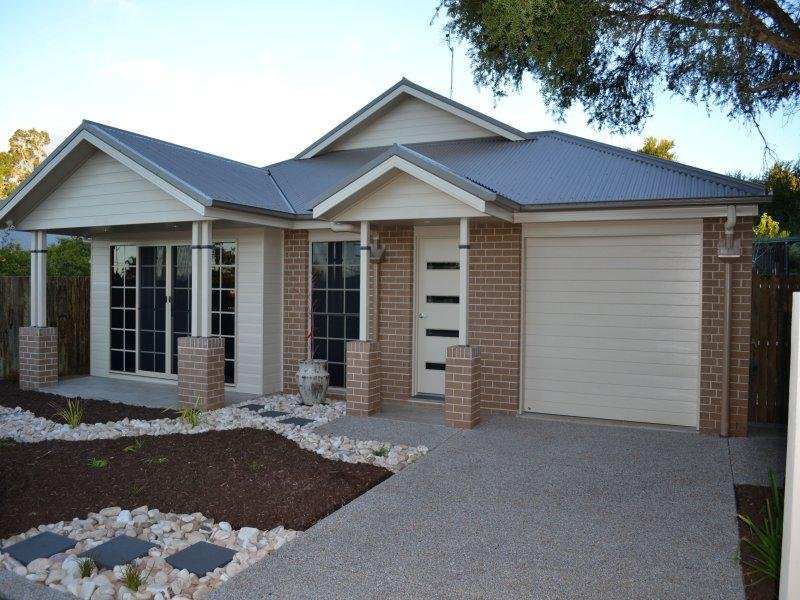 2/2A Norah Street, Centenary Heights, QLD 4350