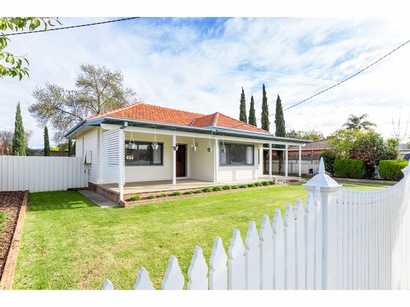 561 Prune Street, Lavington, NSW 2641 Property Details
