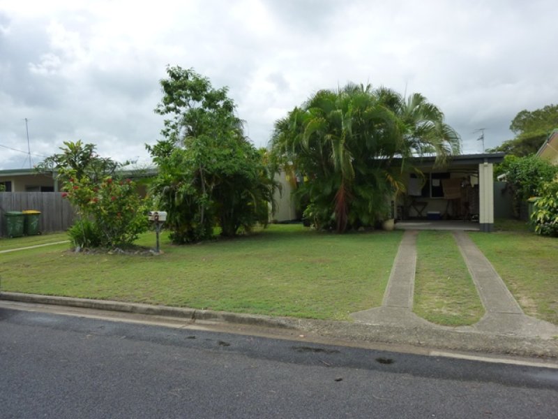 9 Bamboo Street, Holloways Beach, QLD 4878