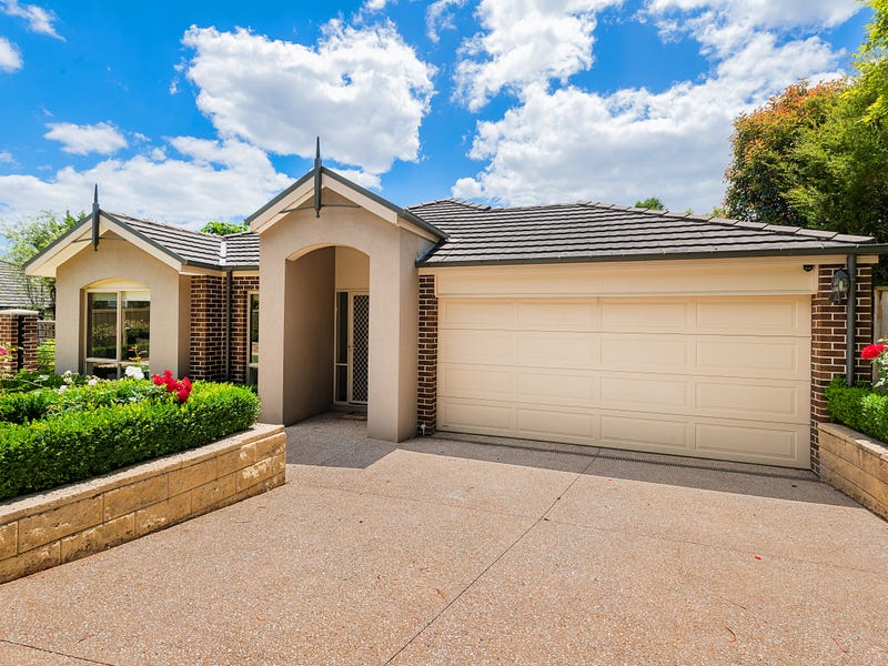 211 Cambridge Road, Mooroolbark, Vic 3138 Property Details