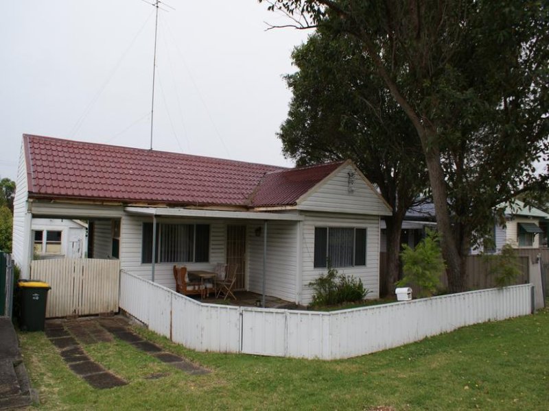 38 Sydney St, Gateshead, NSW 2290 Property Details