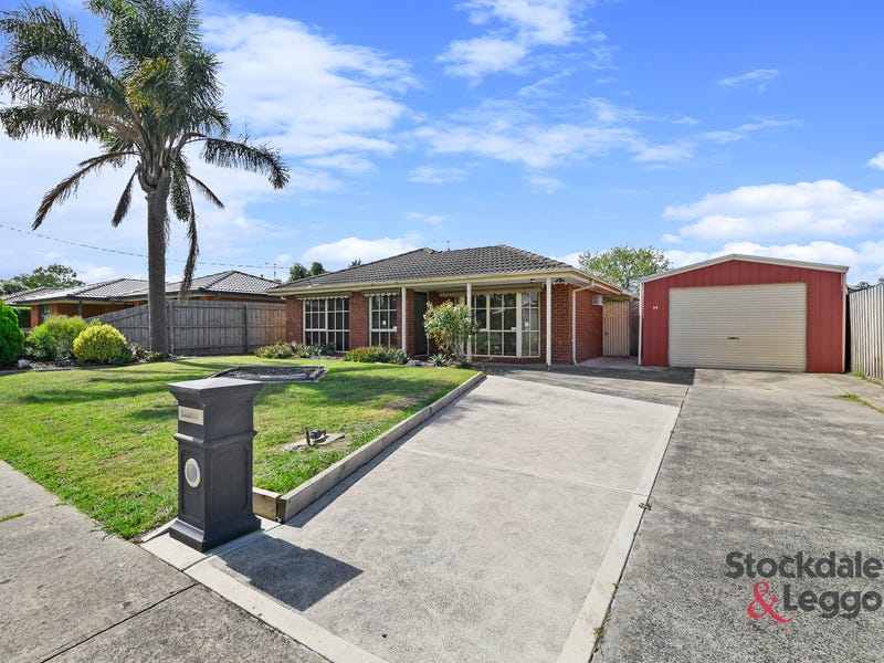 24 Dunbarton Drive, Pakenham, Vic 3810 Property Details