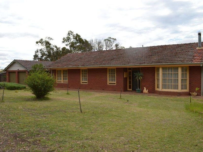 36 Lefroy Street, Gingin, WA 6503