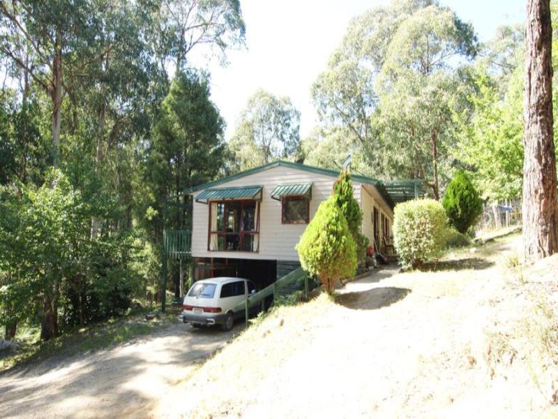 16 Reefton Drive, Mcmahons Creek, VIC 3799