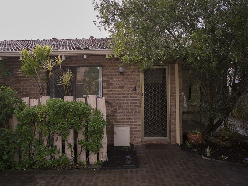 4/60 Lockhart Street, Como, WA 6152